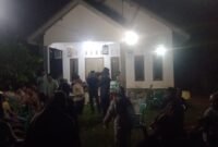 Suasana malam di rumah duka RT 10, Dusun Bangun Rejo, Desa Labuhan Ratu Danau, Way Jepara, Lampung Timur, Rabu 3 April 2024. Sumber: l86news