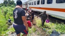 Kereta Api Tabrak bus Putra Sulung di Oku Timur.
Sumber: dok warga.