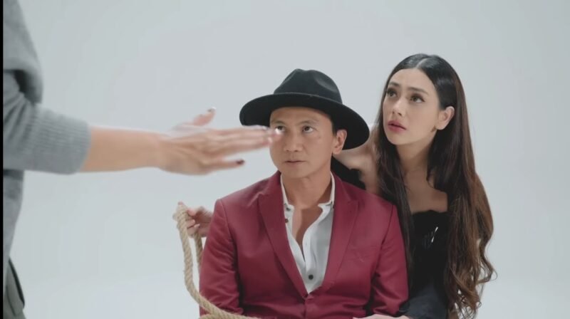 Tangkapan layar video klip lagu 