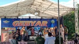 Suasana panggung Gebyar Undian kupon berhadiah di Pantai Mutiara Baru, Desa Karya Makmur, Labuhan Maringgai Lampung Timur, Minggu 21 April 2024.
Sumber: Agus Sahroni.