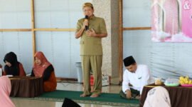 Bupati Lampung Timur M. Dawam Rahardjo Halal Bihalal di Masjid Nurul Fallah, Desa Sribhawono, Kecamatan Bandar Sribhawono, Jumat 19 April 2024.
Sumber: Andono