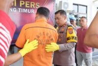 Pria viral isap sabu dan ngaku kebal hukum telah menyerahkan diri ke Polres Lampung Timur.
Sumber: Agus Sahroni
