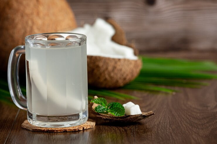 Ilustrasi air kelapa.