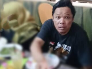 Sekretaris desa Sidorejo kepergok selingkuh