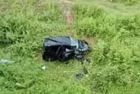 Kondisi mobil ringsek usai terjun ke jurang Jembatan Way Curup, Desa Mataram Baru, Kecamatan Mataram Baru, Lampung Timur, Minggu 2 Juni 2024.
Sumber: dok warga.