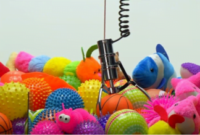 Ilustrasi permainan capit boneka atau claw machine. Sumber: ANTARA