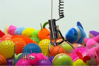 Ilustrasi permainan capit boneka atau claw machine. Sumber: ANTARA