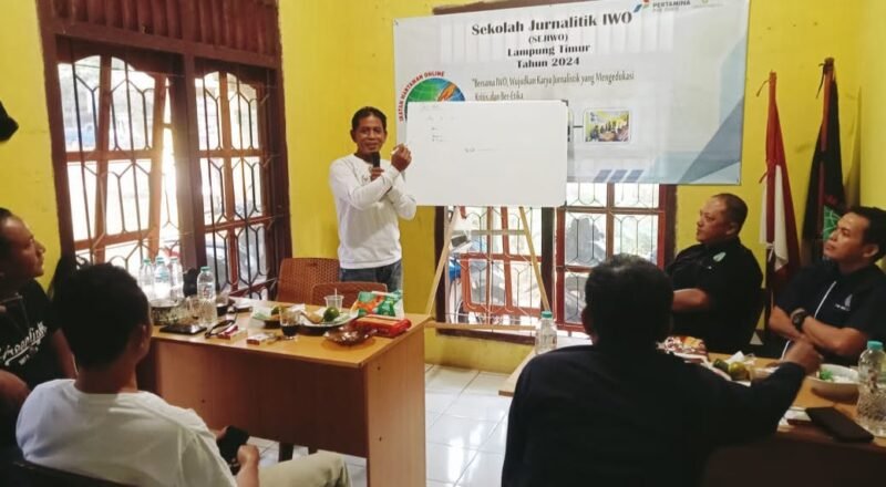Suasana saat pelatihan SEJIWO di Kantor Sekretariat Bersama IWO Lampung Timur. Sumber: Sukirno