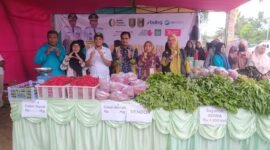 Suasana saat PJ Gubernur Lampung Tinjau Gerakan Pangan Murah (GPM) di Kecamatan Purbolinggo. Sumber: Sukirno