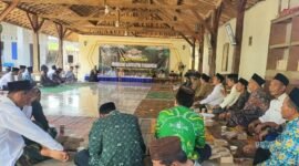 Puluhan Kiyai kampung di Lampung Timur, dukung Paslon Bupati Ela-Azwar. Sumber: dok warga