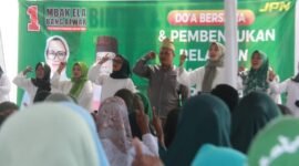 Jaringan Perempuan Nahdliyin (JPN) di Lampung Timur menyatakan kesiapan mereka untuk memenangkan pasangan calon Bupati dan Wakil Bupati Lampung Timur, Ela Siti Nuryamah dan Azwar Hadi, dalam Pilkada serentak 2024. Sumber: Sukirno