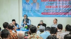 Ratusan pendeta mendeklarasikan dukungan ke Paslon Ela Siti Nuryamah - Azwar Hadi. Acara berlangsung pada Kamis, 10 Oktober 2024, di Aula Hotel Yestoya, Kecamatan Way Jepara. Sumber: Sukirno