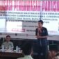Ketua IWO Lampung Selatan Yudi Pratama, saat menyampaikan materi di acara Sosialisasi Pengawasan Partisipatif yang digelar oleh Bawaslu. Sumber: IWO/DRI