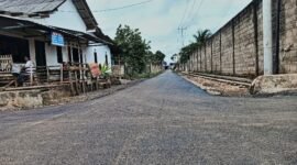 Kondisi jalan di Desa Mataram Baru yang baru rampung dibangun. Sumber: Sukirno