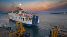 ASDP mengingatkan seluruh pengguna jasa kapal feri untuk meningkatkan kewaspadaan terhadap potensi cuaca ekstrem menjelang libur Natal 2024 dan Tahun Baru 2025 (Nataru). Sumber: ASDP