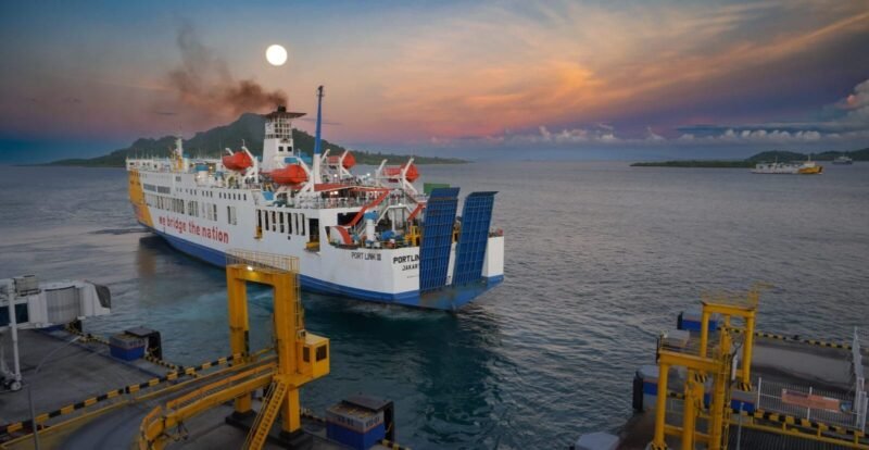 ASDP mengingatkan seluruh pengguna jasa kapal feri untuk meningkatkan kewaspadaan terhadap potensi cuaca ekstrem menjelang libur Natal 2024 dan Tahun Baru 2025 (Nataru). Sumber: ASDP