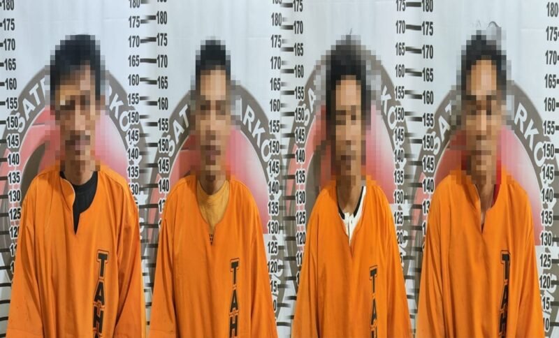 Keempat pelaku masih menjalani pemeriksaan intensif di Mapolres Tulang Bawang. Sumber: Tribrata News