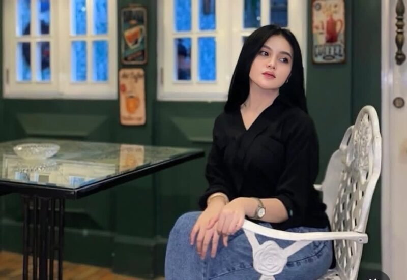 Putri Komedian Mandra, Tia Septiana. Sumber: Instagram/tiaseptianna_