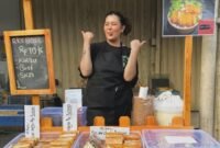 Potret Talitha Curtis, dengan barang dagangannya. Sumber: Instagram/talithacurtis_