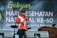 Bupati Lampung Timur M. Dawam Rahardjo, saat memberikan sambutan dalam acara Peringatan Hari Kesehatan Nasional ke-60, di Lapangan Merdeka Sribhawono, Kecamatan Bandar Sribhawono, Rabu 4 Desember 2024. Sumber: Sukirno