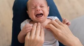 Ilustrasi bayi menangis. Sumber: freepik