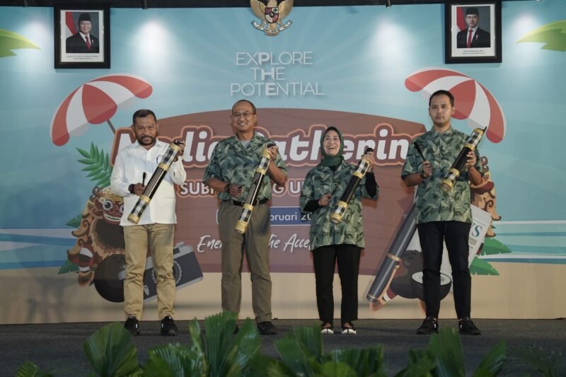 Direktur Eksplorasi PT Pertamina Hulu Energi Muharram Jaya Panguriseng,  Corporate Scretary PT Pertamina Hulu Energi Arya Dwi Paramita, Ketua Dewan Pers Dr. Ninik Rahayu, VP Corporate Comunication Fadjar Djoko Santoso, saat membuka kegiatan Media Gathering 2025, di Ballroom, Hotel The Patra Bali. Sumber: Subholding Upstream Pertamina
