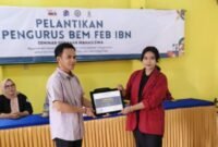 Aktivis Hak Asasi Manusia (HAM) dan Ketua Ikatan Wartawan Online (IWO) Lampung, Edi Arsadad, dalam seminar bertajuk “Gerakan Mahasiswa dan Politik Pembungkaman” yang digelar Badan Eksekutif Mahasiswa (BEM) Fakultas Ekonomi dan Bisnis (FEB) Institut Bakti Nusantara (IBN) Lampung, Senin (8/12/2025)./Ist
