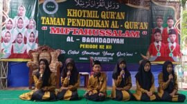Sebanyak 11 santri TPQ Miftahussalam Lampung Timur menuntaskan bacaan 30 juz Al-Qur’an dalam Khotmil Qur’an Periode XII yang digelar di bulan Rajab 1447 Hijriah./M. Afandi