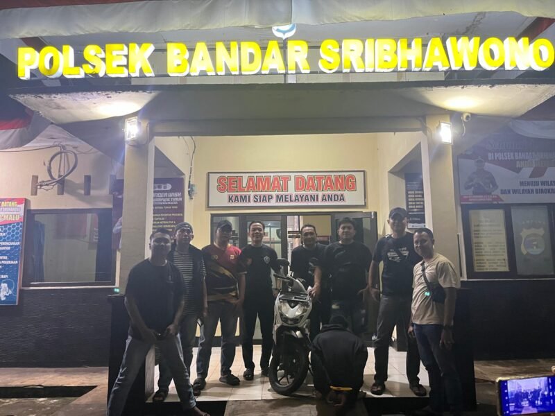 Kendaraan yang di curi pelaku milik Rahmadhani, Warga Desa Srimenanti Kecamatan Bandar Sribawono, saat ini pelaku sudah diamankan di mapolsek beserta barang bukti Motor Honda Beat warna Hitam Putih./Hadi Jakariya/A. Manan
