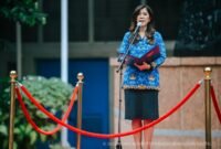 Menkomdigi Meutya Hafid saat menjadi Inspektur Upacara pada Upacara Peringatan Hari Ibu Ke-97 di Kantor Kementerian Komdigi, Senin (22/12/2025)./Komdigi
