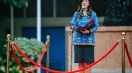 Menkomdigi Meutya Hafid saat menjadi Inspektur Upacara pada Upacara Peringatan Hari Ibu Ke-97 di Kantor Kementerian Komdigi, Senin (22/12/2025)./Komdigi