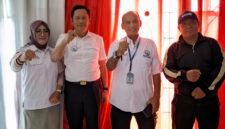 Wasekjen Ike Megasari, Ketum DPP HMNI Ir Brata Tridarma, Ketua HMNI Lampung Timur Agustinus Trihandoko, dan Ketua IWO Lampung Timur Andono./Hadi Jakariya