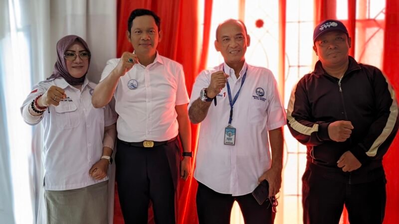 Wasekjen Ike Megasari, Ketum DPP HMNI Ir Brata Tridarma, Ketua HMNI Lampung Timur Agustinus Trihandoko, dan Ketua IWO Lampung Timur Andono./Hadi Jakariya