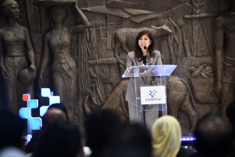 Menteri Komunikasi dan Digital, Meutya Hafid saat hadir dalam peluncuran Senyum Nyaman dengan Biometrik (SEMANTIK) di Jakarta Pusat, Selasa (27/01/2026)./Komdigi