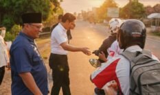 HMNI dan IWO Lampung Timur Bagikan Takjil Ramadan untuk Pengendara
