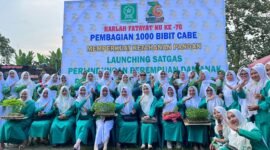  Kader Fatayat NU diberi bibit cabai bentuk mendukung program ketahanan pangan /Agus Susanto