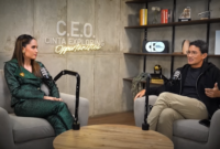 Cinta Laura berbincang dengan Sandiaga Uno dalam konten kanal YouTube Paraswara dan Cinta Laura Kiehl, membahas strategi investasi dan peran aktif investor dalam membangun nilai bisnis. (Tangkapan layar YouTube Paraswara dan Cinta Laura Kiehl)
