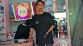 AB, saat wawancara bersama media di gerai mililiknya, Desa Sribhawono, Bandar Sribhawono, Lampung Timur./Hadi Jakariya