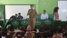 Camat Labuhan Ratu Agustinus Trihandoko, saat kegiatan sosialisasi