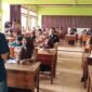 Siswa-siswi SMPN Sribhawono mengikuti sosialisasi pencegahan hoaks dan etika digital yang disampaikan pengurus IWO Lampung dan IWO Lampung Timur dalam Program Sekolah Jurnalistik IWO (Sejiwo), Jumat (31/7/2026). (Foto: Humas IWO)