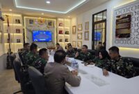 Personel TNI dan Polri mengikuti kegiatan silaturahmi dan koordinasi di Polres Lampung Timur, sebagai bagian dari upaya memperkuat sinergi dalam menghadapi potensi kebakaran hutan dan lahan pada musim kemarau. (Foto: Agus S)