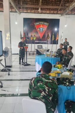 KKL Binsat Dikreg LXVIII Seskoad Tinjau Kesiapan Operasional Yonif TP 943/DPC